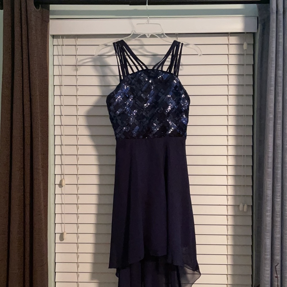 Hello Everyone,  I am Selling girls/ juniors formal wear dresses.